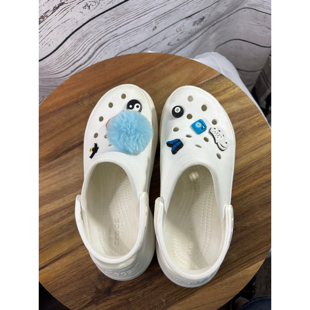 Women's Crocs White Platform Mules & Clogs with Charms US 8 - Picture 8 of 9